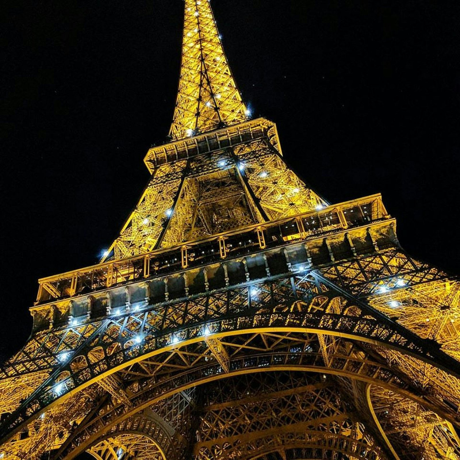 Beautiful Paris Eiffel Tower