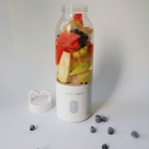 Compact Multi-Blade Personal Blender