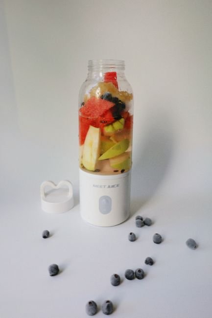 Compact Multi-Blade Personal Blender