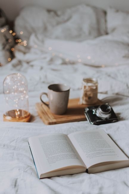 Rechargeable LED reading light for books