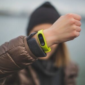 BIGGERFIVE Vigor Kids Fitness Tracker Watch AMOLED Screen
