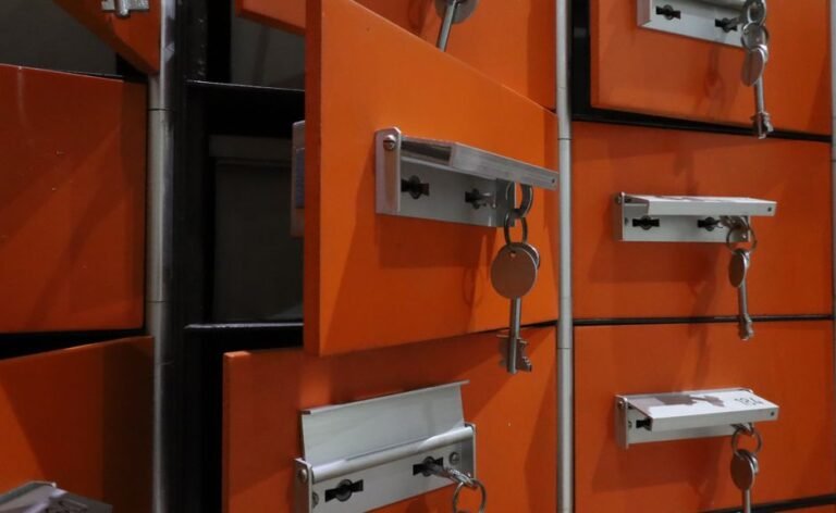 Minimalist phone lock box or screen-time limiting device