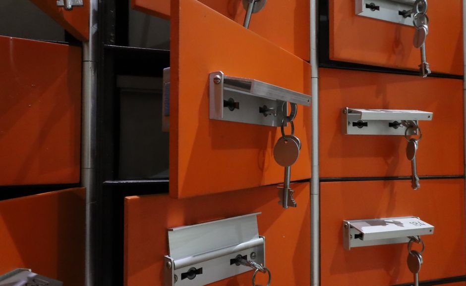 Minimalist phone lock box or screen-time limiting device